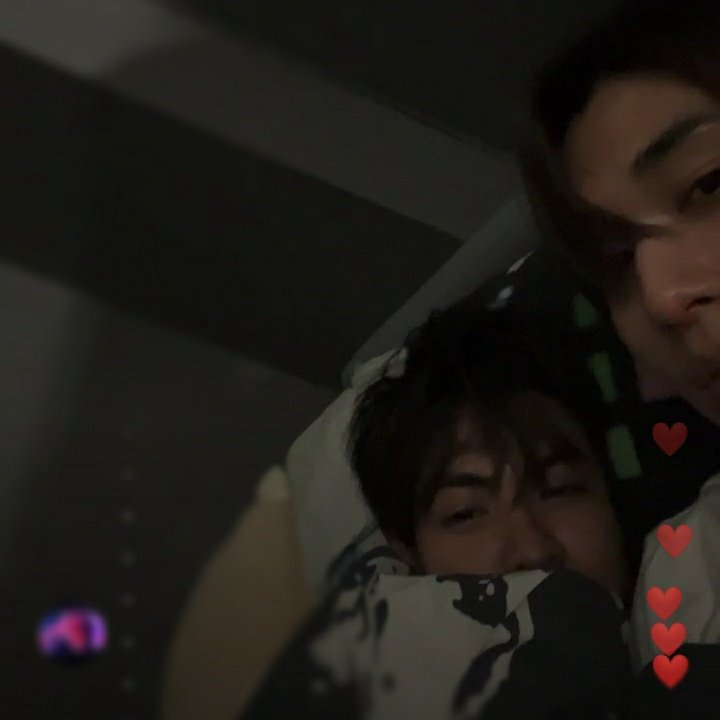 DoongJunk's tweet photo. Alright, happy new year and good night. Now what?🤔

#จุงดัง #joongdunk https://t.co/DIIXwRSpdA