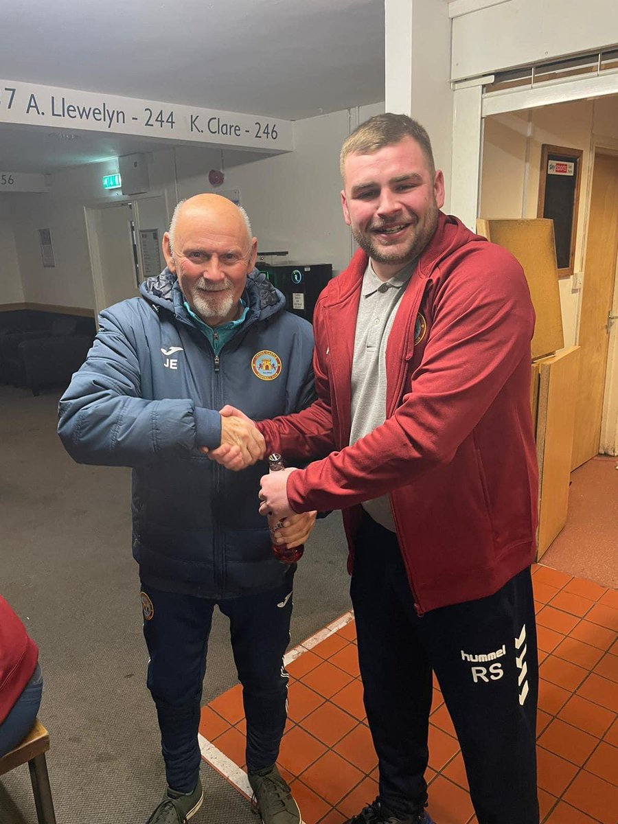 ClevedonAFC's tweet photo. First team win 4-1 against a very good Somerton FC side.

A 10/10 performance from every single player meant we secured 3 very wells deserved points.

Goals -

Jack Askins ⚽️
Pat Riddell ⚽️
Sam Beresford ⚽️⚽️

MOTM went to Ryan Scott for a commanding performance in goal 🧤 https://t.co/ASHC5J6g2k