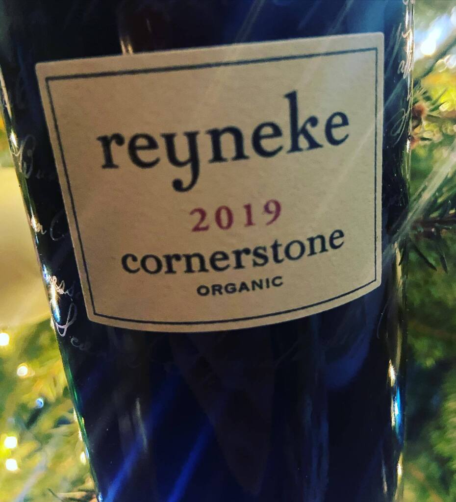 I’ve tasted some amazing wines this year and it was wonderful to be back in vineyards &amp; cellars again particularly in the Cape wine lands. So with the year coming to a close I was thinking about my wine highlight of 2022 &amp; after much thought it was tasti… instagr.am/p/Cm17gkLNPrZ/