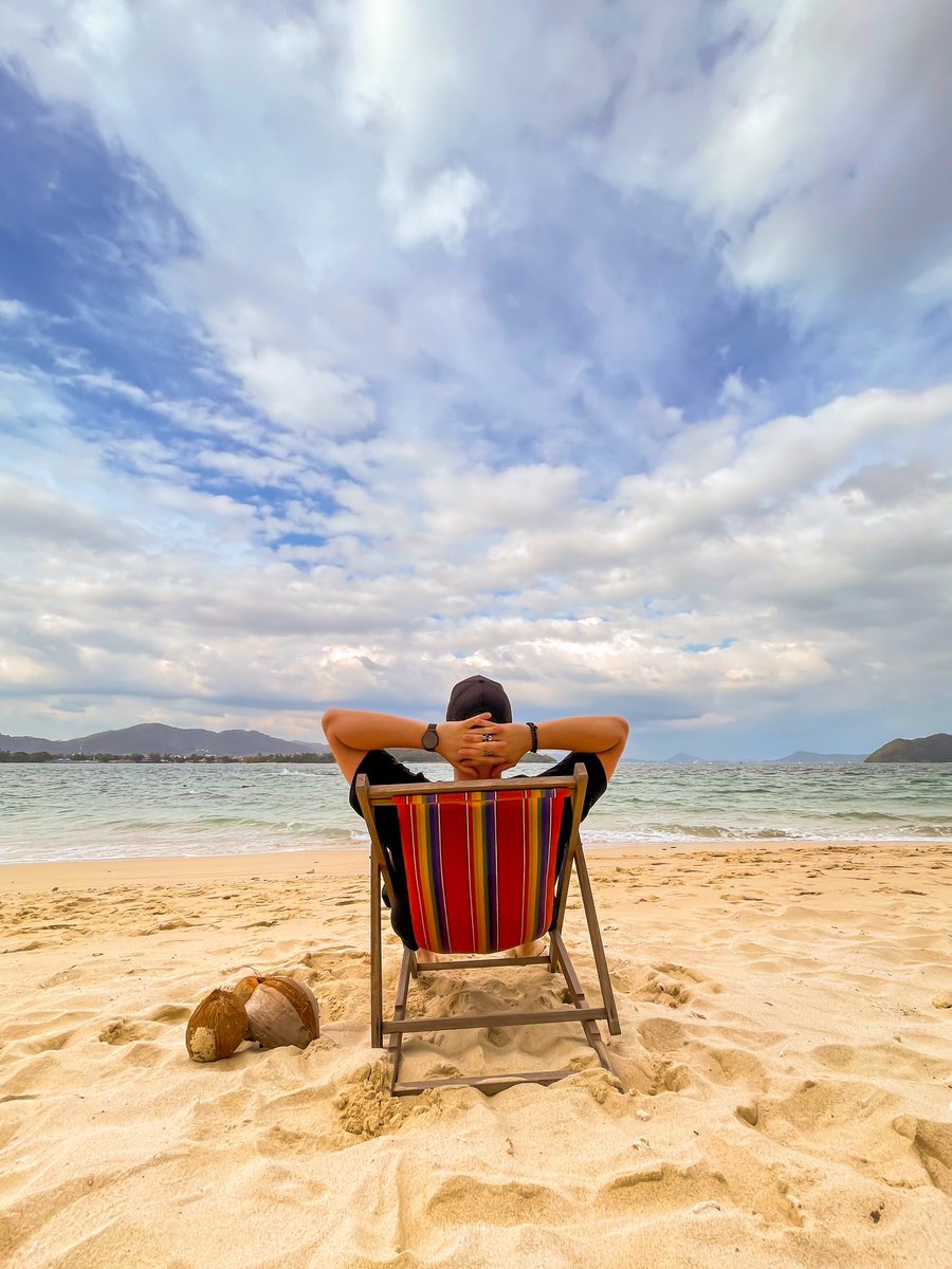 Last moment of the year in Paradise 🌴 📸 ©Willy Rollins / Max13studio #ontour #thailand #phuket #pattaya #island #paradise #beach #sunset #travel #vibes #relax #dj #music #djlife #tour #party #nightlife #festival #worldtour #show #tourlife #chriswillsman #djmag #lifeisgood