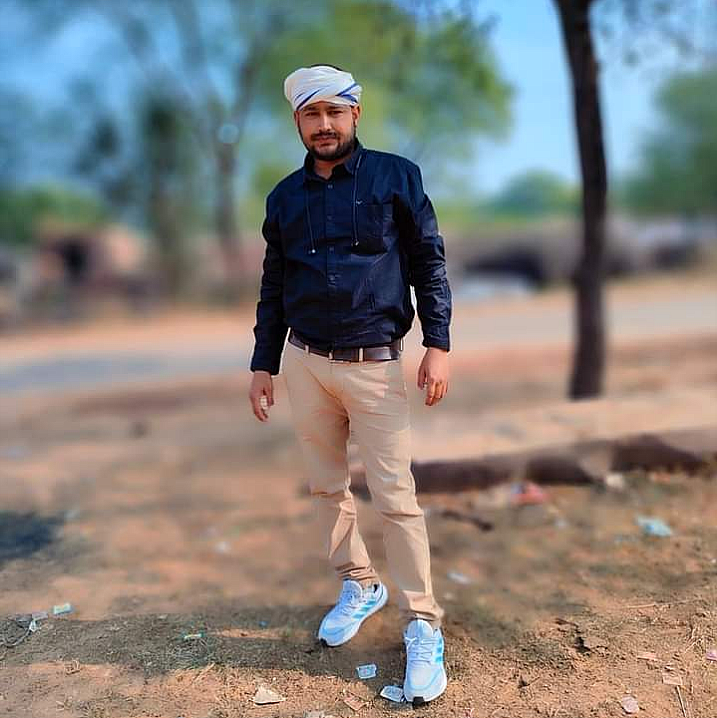 nemimeena7697's tweet photo. नव वर्ष 2023 का कड़क #जोहार हार्दिक शुभकामनाएं एवं बधाई हो हर पल हर दिन हर सुबह आपकी मंगलम हो!!
 मैं प्रकृति से यही आशा करता हूं !!
#जय_जोहार
 #जय_आदिवासी 
#जय_प्रकृति

आपका भाई 
Nemi Adivasi Karauli
@Sonu Sood
@Jitin Bhatia
@Vivek Mishra
#explurger #explurger_nahi_to_social_nahi https://t.co/4rgOCCpoG0