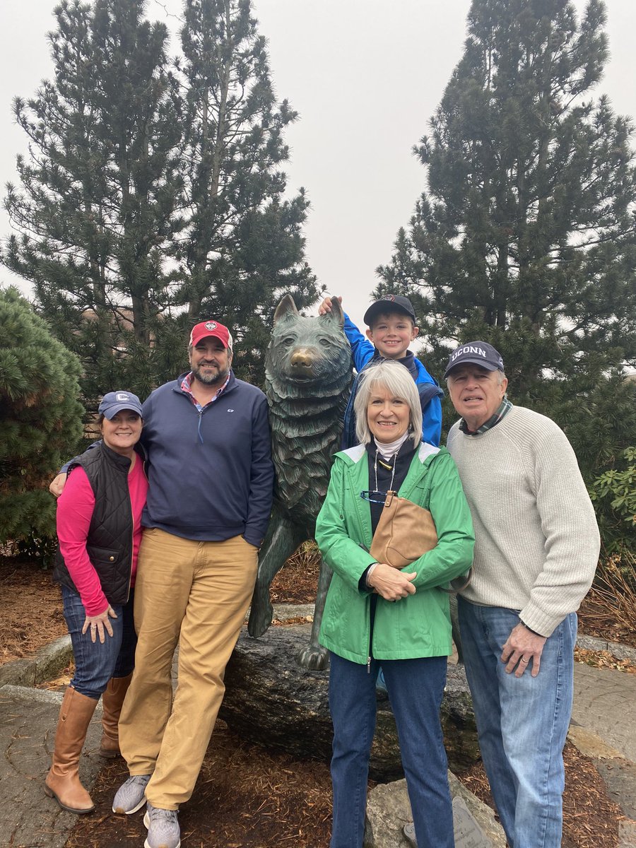 isasquich's tweet photo. #BleedBlue #gouconn #huskyalumni https://t.co/jSGMj3zAbR