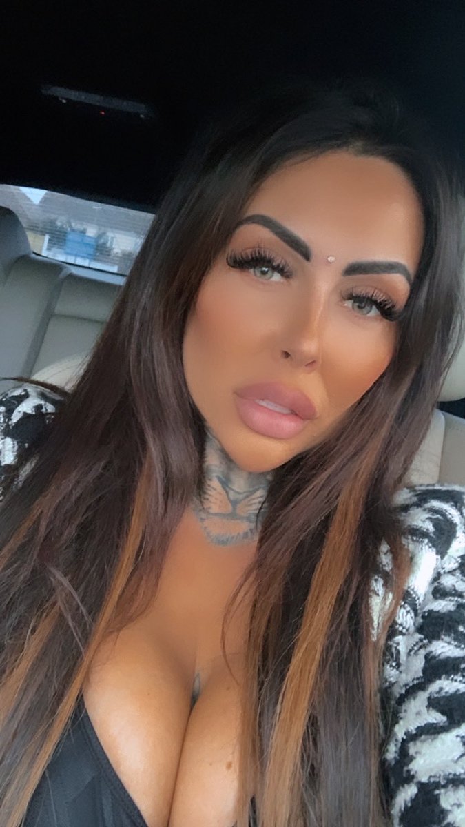 MossCalifornia's tweet photo. #HappyNewYear #everyone don’t forget to join my #onlyfans #onlyfansgirl #onlyfansbabe https://t.co/FdlxrO56aH
