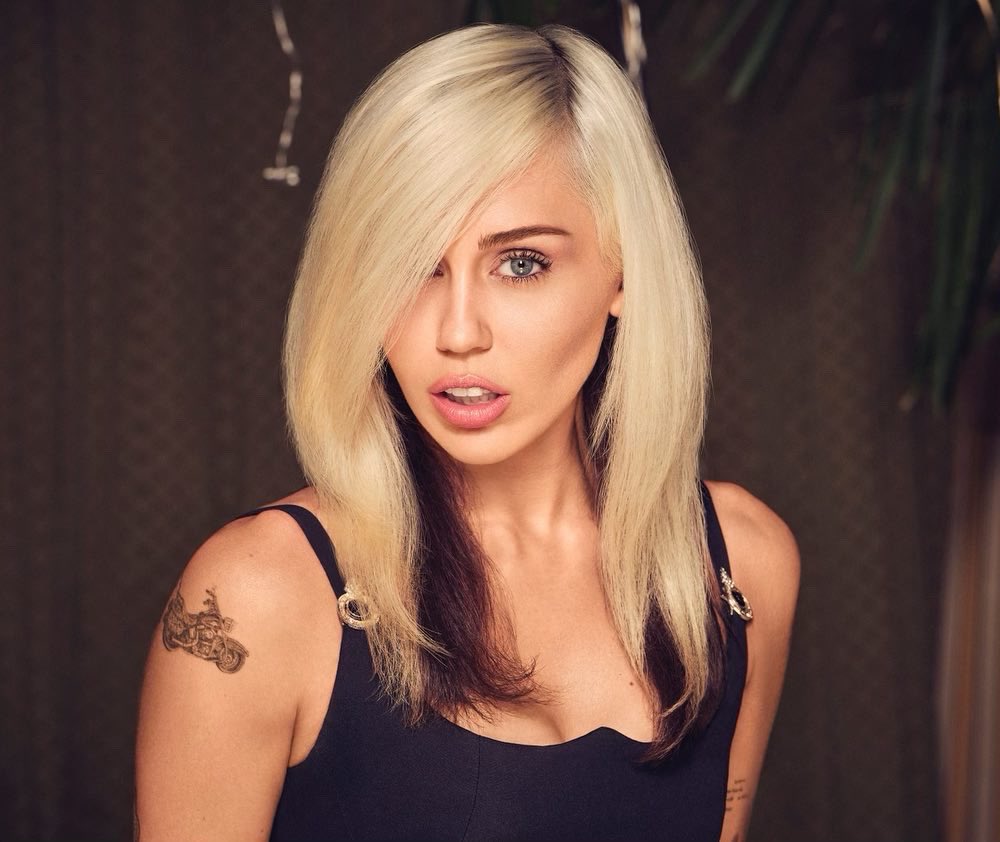 PopBase's tweet image. 🚨 Miley Cyrus will release new music on January 13th.