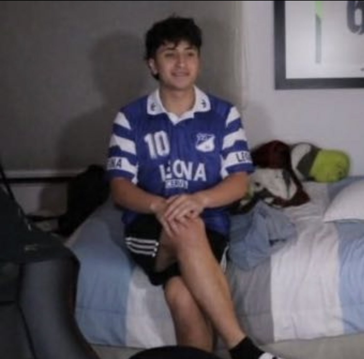 triannacamilo's tweet image. Yo esperando que sean las 6 para bañarme y ponerme el estren