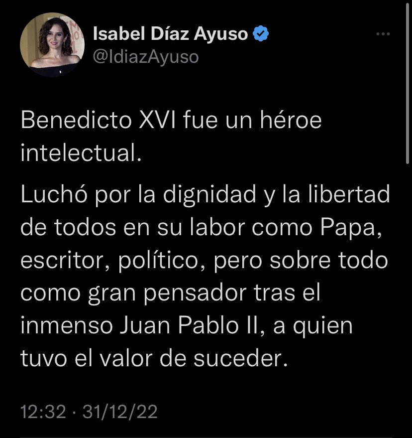 TirodeGraciah's tweet photo. Parece que por fin le da algo de pena que se haya muerto un abuelo. https://t.co/B0yubkExBg