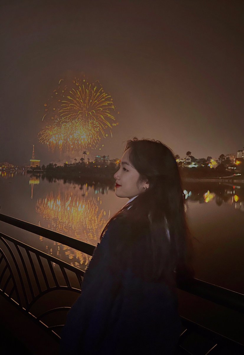 ViVi70161919's tweet photo. HNY 2023 ✨ https://t.co/ZI4lisNEDx
