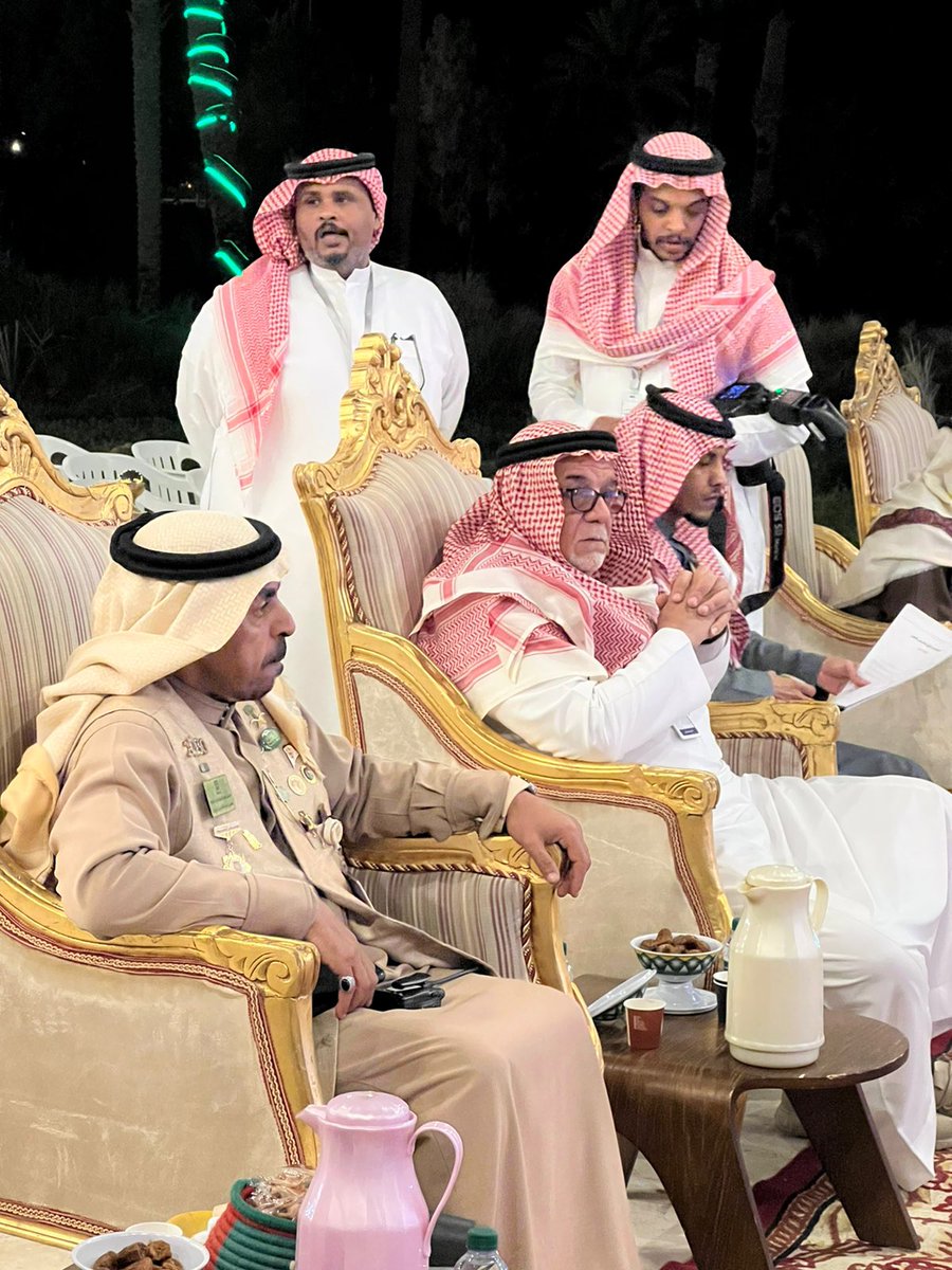 T_dilaam's tweet photo. سعدنا وتشرفنا بزيارة فريق الحصر والتوثيق في #قرية_الدلم_التراثية 
وكان في استقبالهم مدير عام القرية أ: ياسين بن عبدالله بن جرجير وأعضاء القرية . 

@MOCHeritage 
@Saudi_MT https://t.co/v2FM6E4EaE