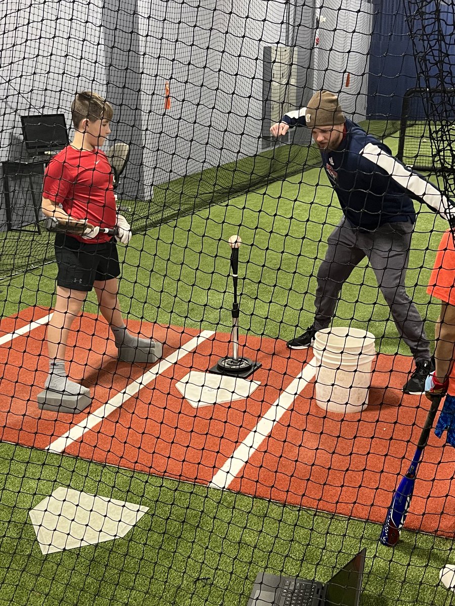 ForgeAthleticKC's tweet photo. Our small group Youth Hitting Clinic was awesome! @J_Smith_8 and @ZachMccloud shared a ton of great info. All players got a lot of individual instruction and reps, and most importantly got Better and had some fun!! Great Day!!🔥🔥📈📈 https://t.co/Kmy0H3fqi4