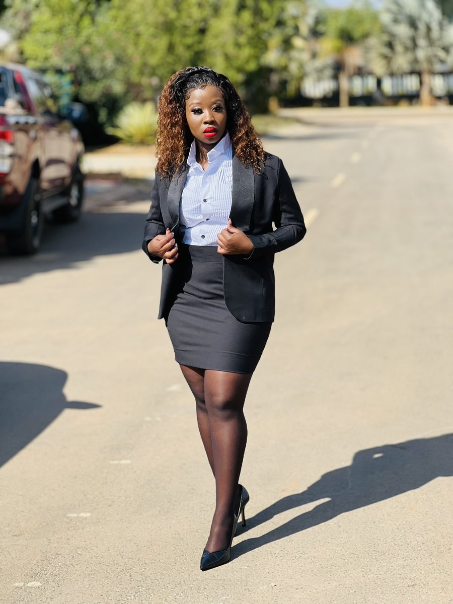 TebogoBontle's tweet photo. Graduated master of law in property. https://t.co/PUoZprPWLc