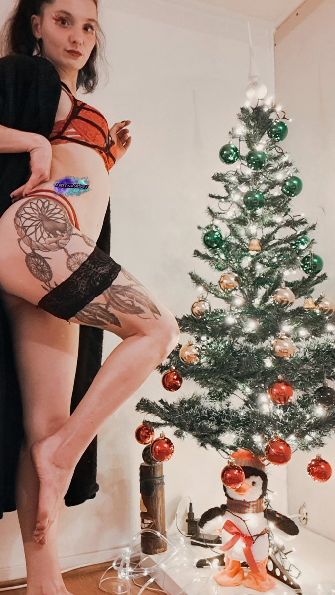 MistressKiry's tweet photo. How are you waiting for 2023.? 😈❤️ check out my OnlyFans and wait with me..so much naughty fun 😈❤️😈❤️ https://t.co/NFoJlkJS1z https://t.co/U6reYbom9d