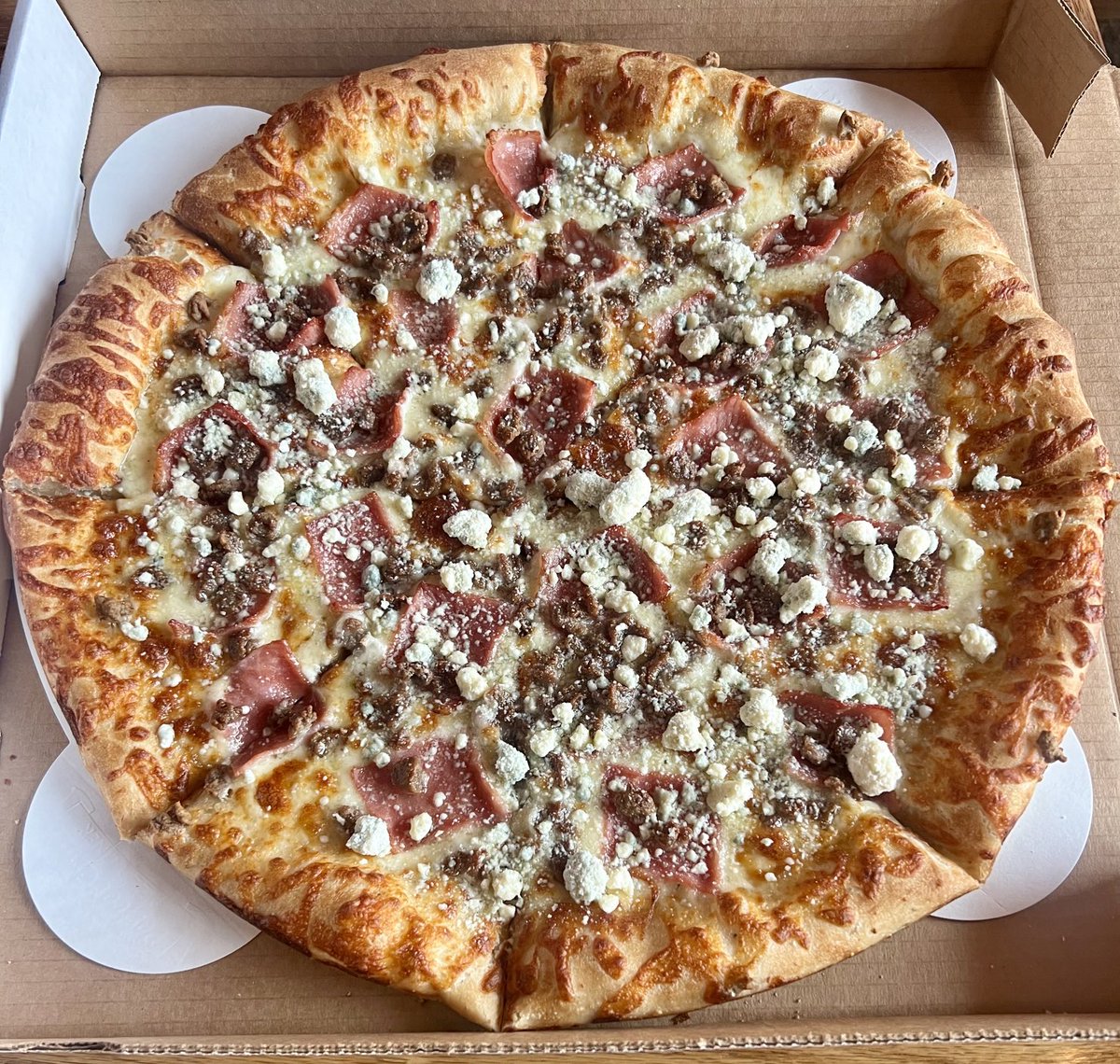 Worship The Pig on Twitter "The Metro Pizza from Red Wing Brewery, Red