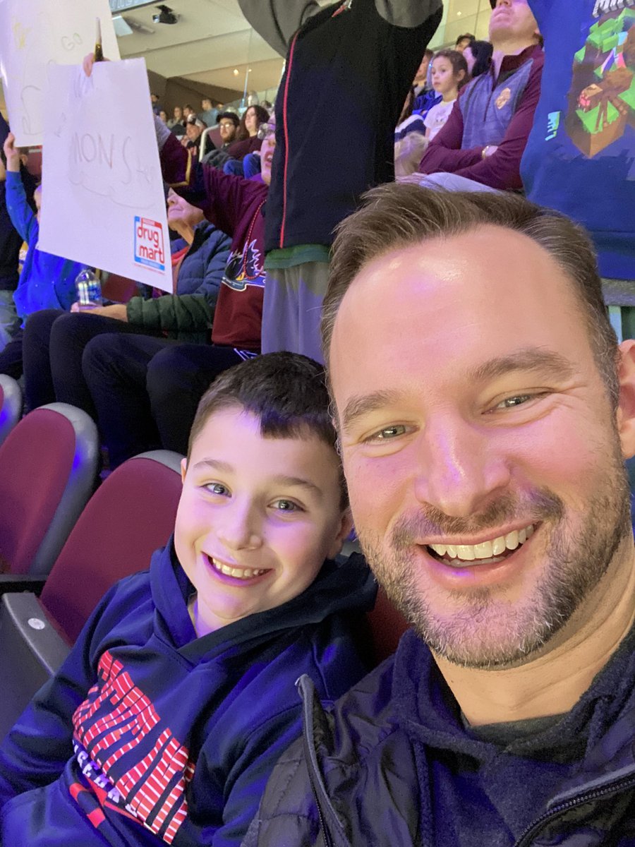 ejmiller08's tweet photo. Happy New Year @monstershockey !!! #lighttheland https://t.co/ykzyN4GAzv