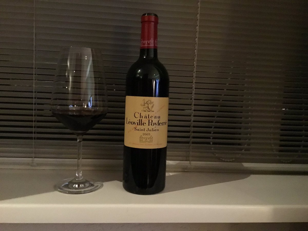 We sluiten het jaar af met een zorgvuldig bewaarde Léoville Poyferré uit 2003. Op een goed 2023, santé allemaal! 🍷