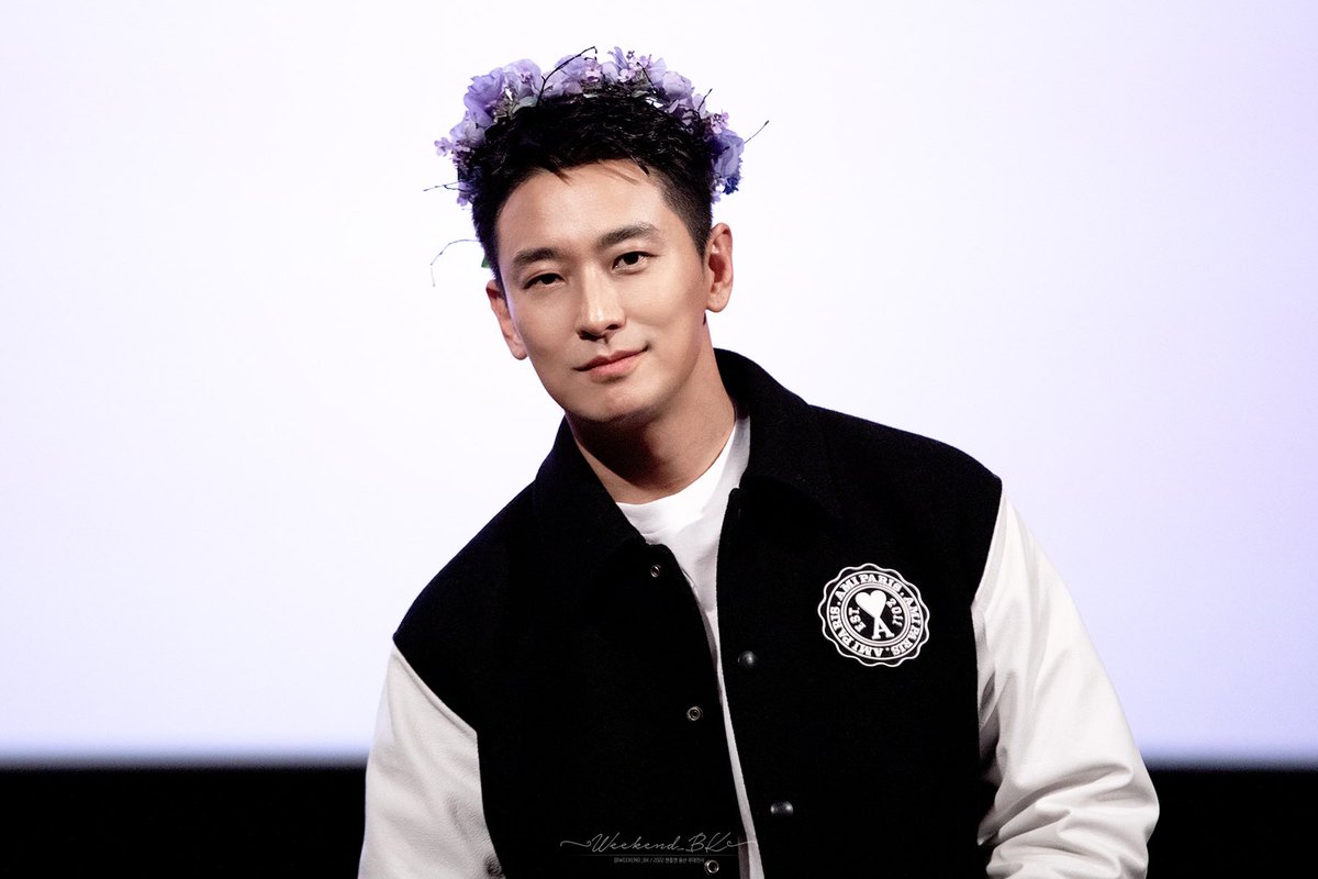 20221231 
#젠틀맨 #무대인사 #주지훈
2022년의 마무리를 주배우님과 함께💕
모두 새해 복 많이 받으세요!