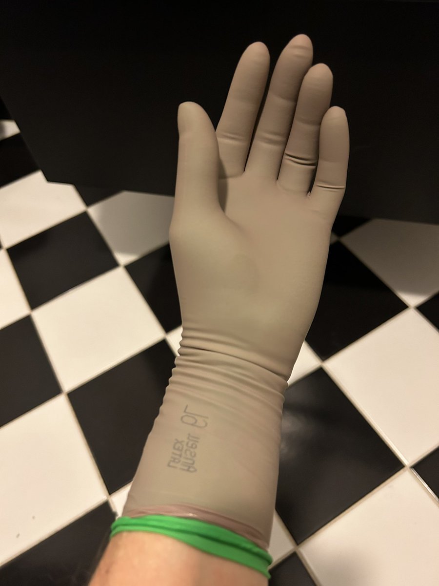 latexgloves556's tweet photo. And also #doublegloving 🥰🧤☺️ https://t.co/pje9hKZtMa