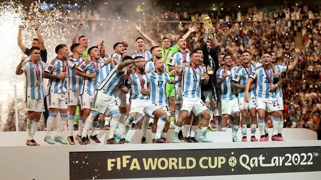 borderszeta's tweet photo. para boludear un rato:
— la selección si fueran pibas

SMASH OR PASS https://t.co/gRTYK31aJC