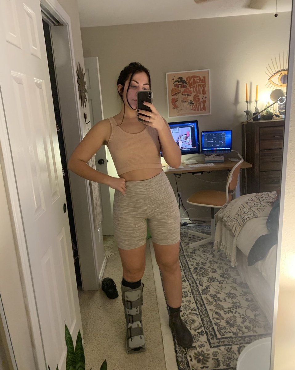 internetoftangs's tweet image. 2023 trend prediction: castcore (post-gorpcore)