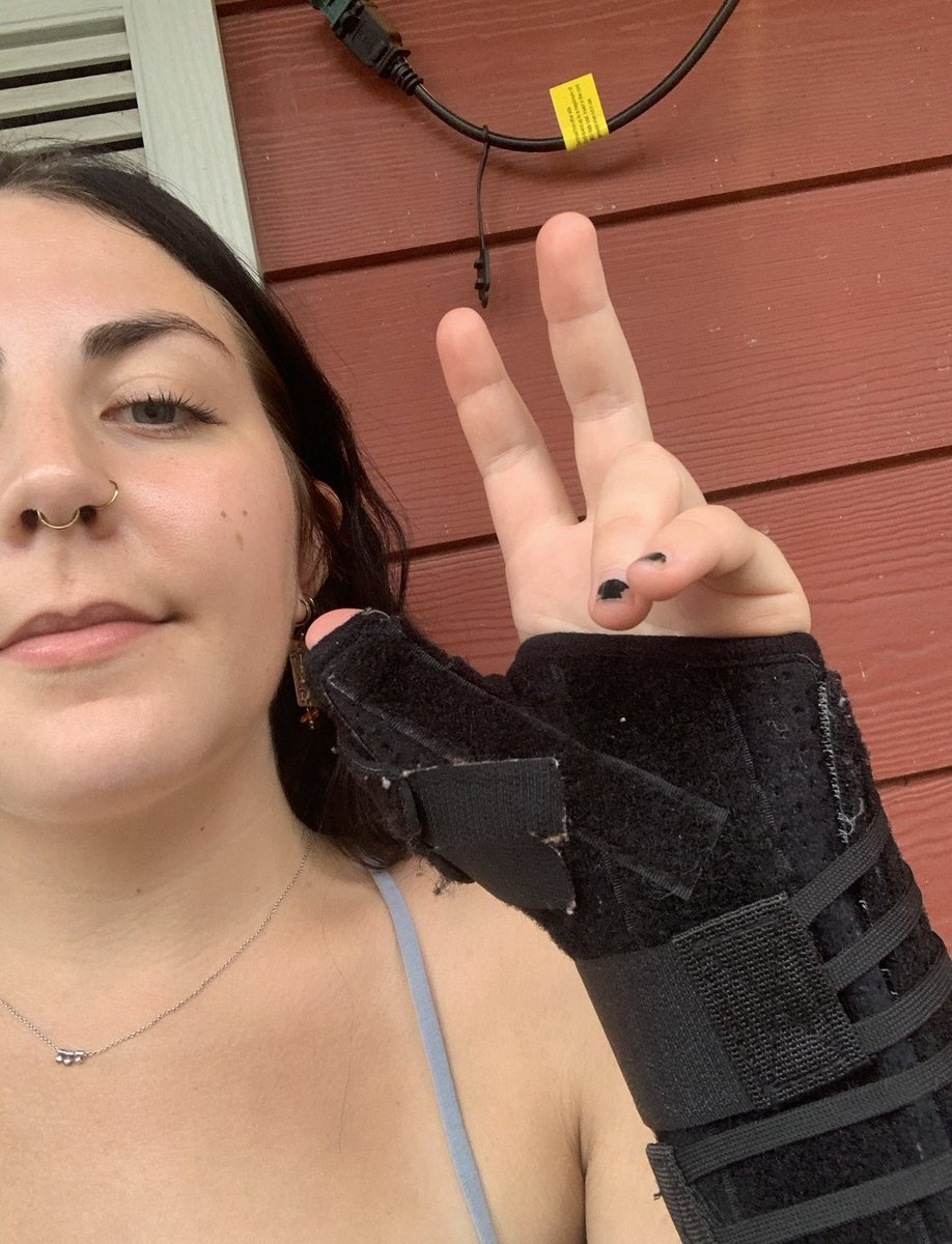 internetoftangs's tweet image. 2023 trend prediction: castcore (post-gorpcore)