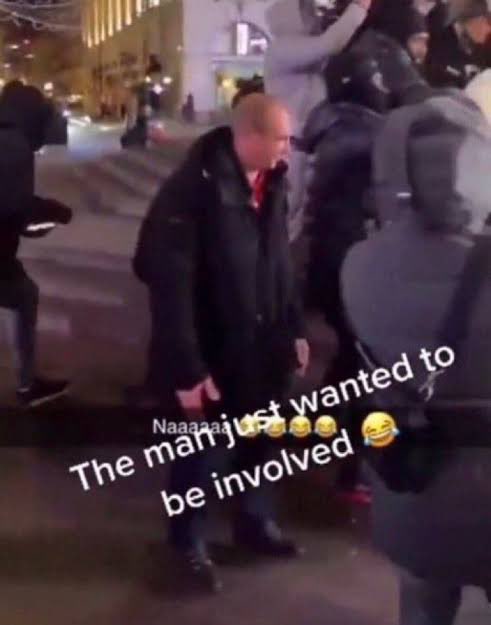 trxklick's tweet photo. @UTDTrey @StokeyyG2 United for Title charge 😭 https://t.co/7bzlRDAFsa