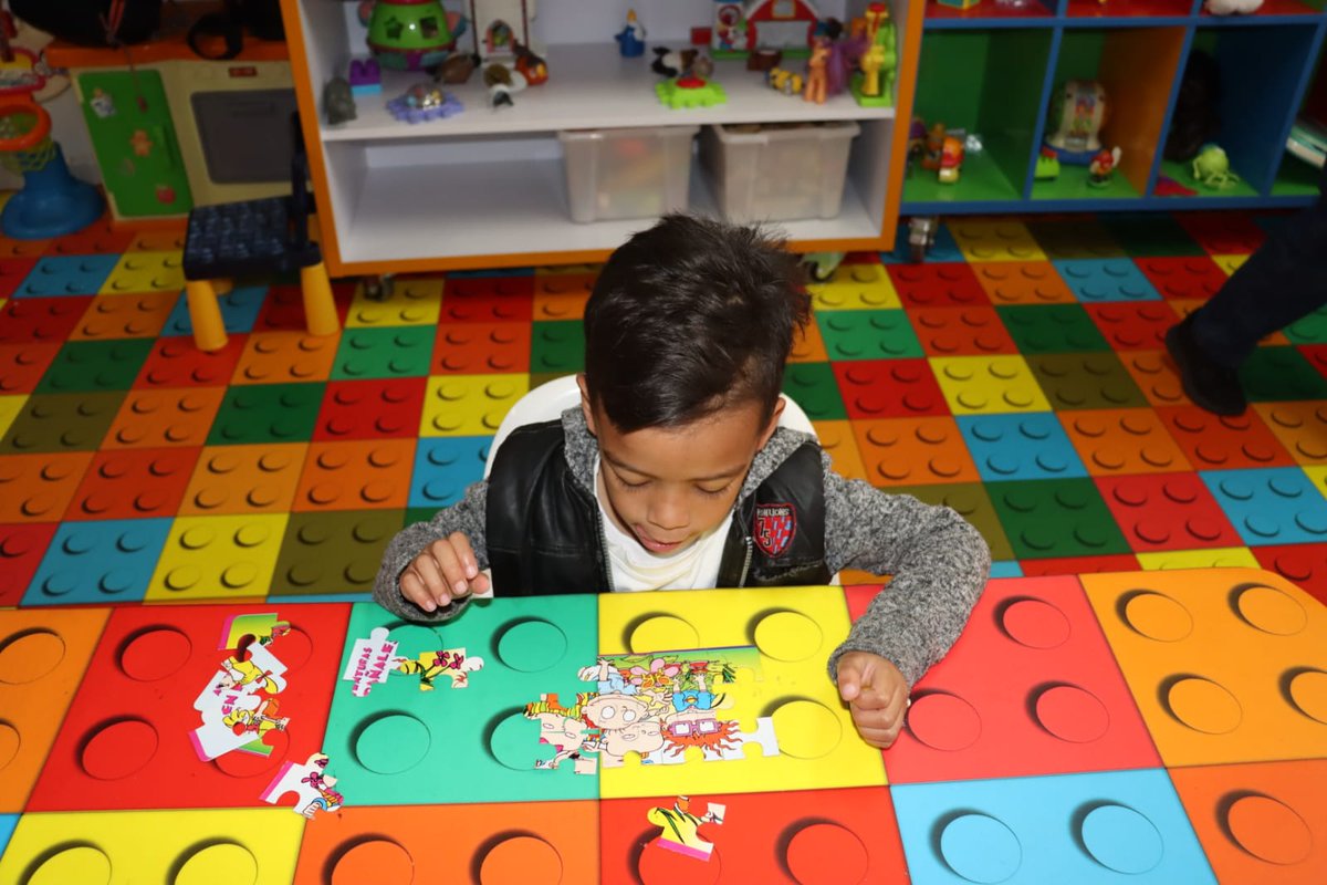 slisbosa's tweet photo. 👋Durante la época de fin de año intensificamos acciones de prevención y atención de 👧🏼niñas, 👶🏽niños y adolescentes en situación de trabajo infantil y mendicidad, con el fin de brindar acompañamiento a las familias más vulnerables del Distrito. 

Clic: 👉 https://t.co/6Itv54PC1y https://t.co/3EXwtF43OO