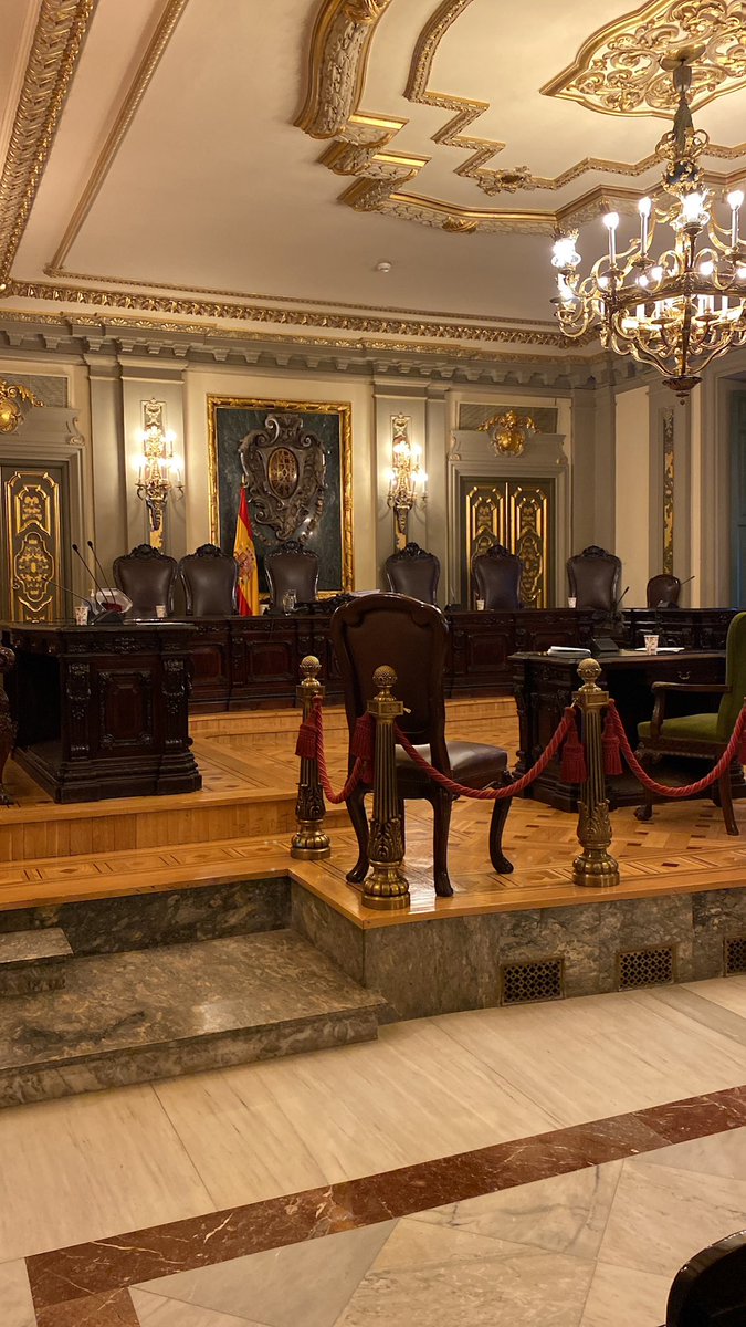 En 2022 aprobé por 1era vez el test. Y acabé consiguiendo el resto. 
Para aprobar necesitas suerte, pero no llega a la 1ª. A mi me vino a la 5ª convocatoria. 
Necesitas persistir para tener oportunidades de tenerla.
Quizás este sea tu año. Dalo todo. Arriésgate. Merecerá la pena.
