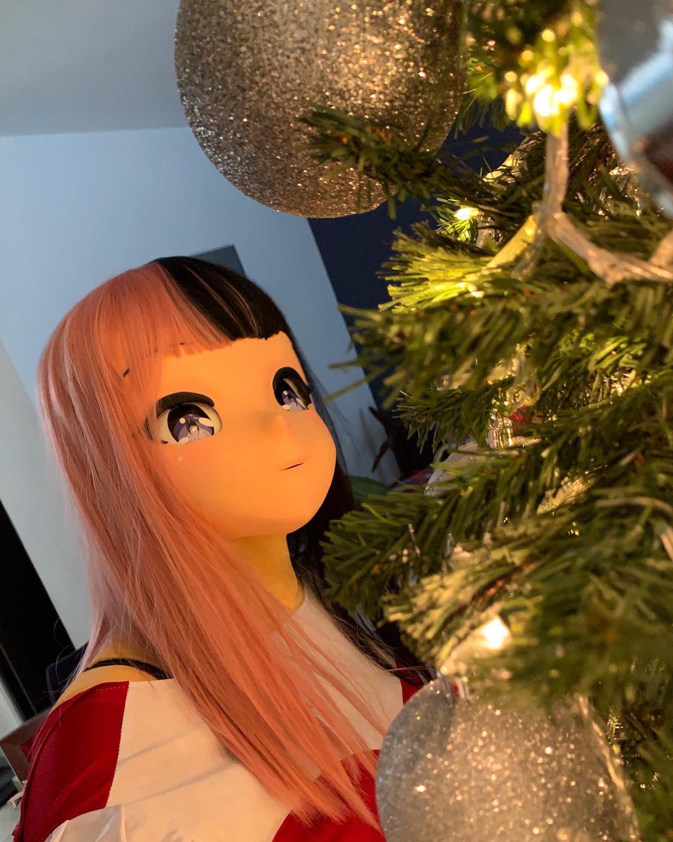 Guitah_Kig's tweet photo. Looking forward to better and special things next year 💐🤍💕🌸✨🥰
#kigurumianimegao #kigmask #kigurumi #animemask #chritmastree #zentai #animedoll #animegaokig #mask #cosplay #wish https://t.co/bClwMKp3rQ
