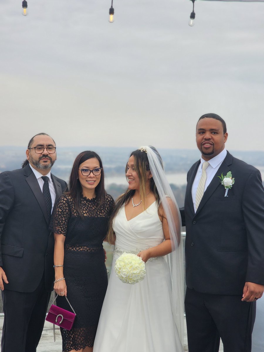 oskie1kenobi's tweet photo. It's a done deal @BIGD12171 did it #weddingday #justmarried https://t.co/pqrQ5siHBH