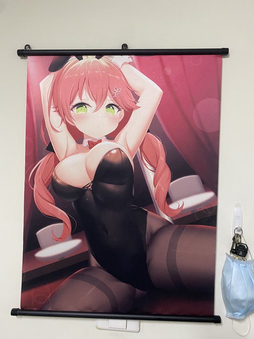 好耶,經過一次調色經驗之後比較能掌握印刷產生的色差問題了
這是我FF40會販售的掛軸>< 