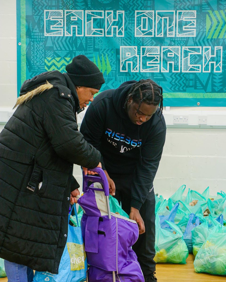 365_rise's tweet image. The last community shop for 2022!! It’s been a good year full of growth, empowerment and support. 2023 we continue to RISE🙌🏾

@MadeUpKitchen it's been a beautiful journey alongside you as we support and serve the community ❤