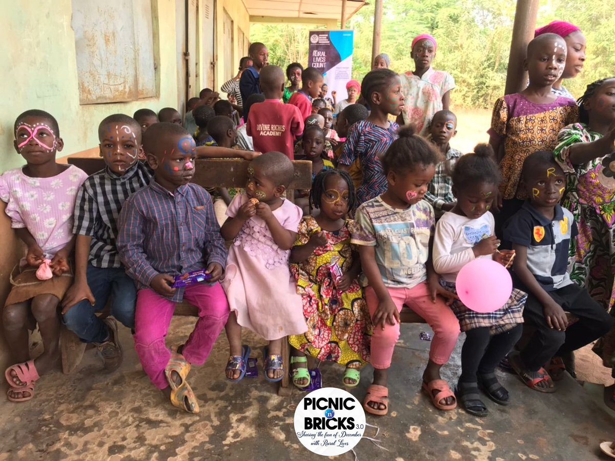 #PicnicNbricks 3.0
Falao Village is home to over 106 children under-18. We not only gave a befitting picnic for all the children, we also took a site check with new volunteers on the primary school available to serve this children. #Fun #ForEveryChild #GoodBye2022