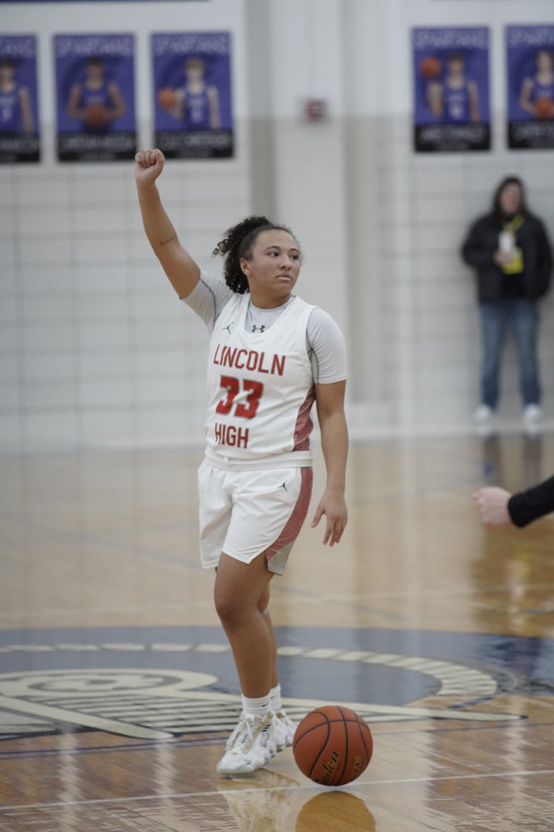 Links win 64-56 in overtime against the rockets