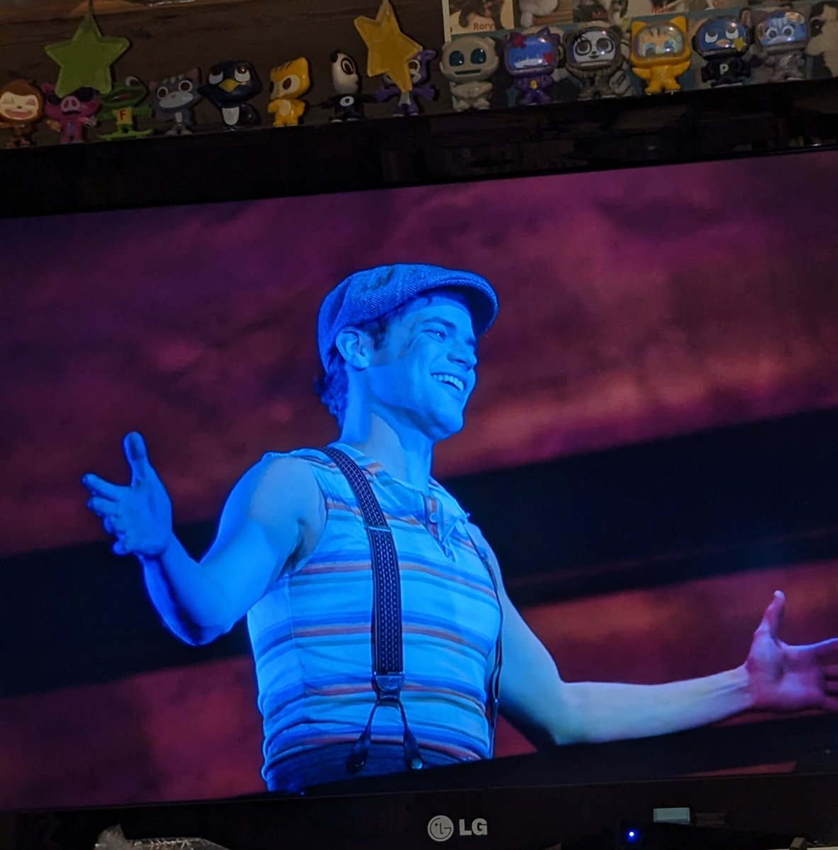 Skidachu's tweet photo. What are you doing for #NYE? ... I'll be watching @JeremyMJordan and the rest of the awesome #proshot cast of @Newsies on @DisneyPlus while curled up in my PJs.
#IKnowHowToParty https://t.co/mzILY7hplI