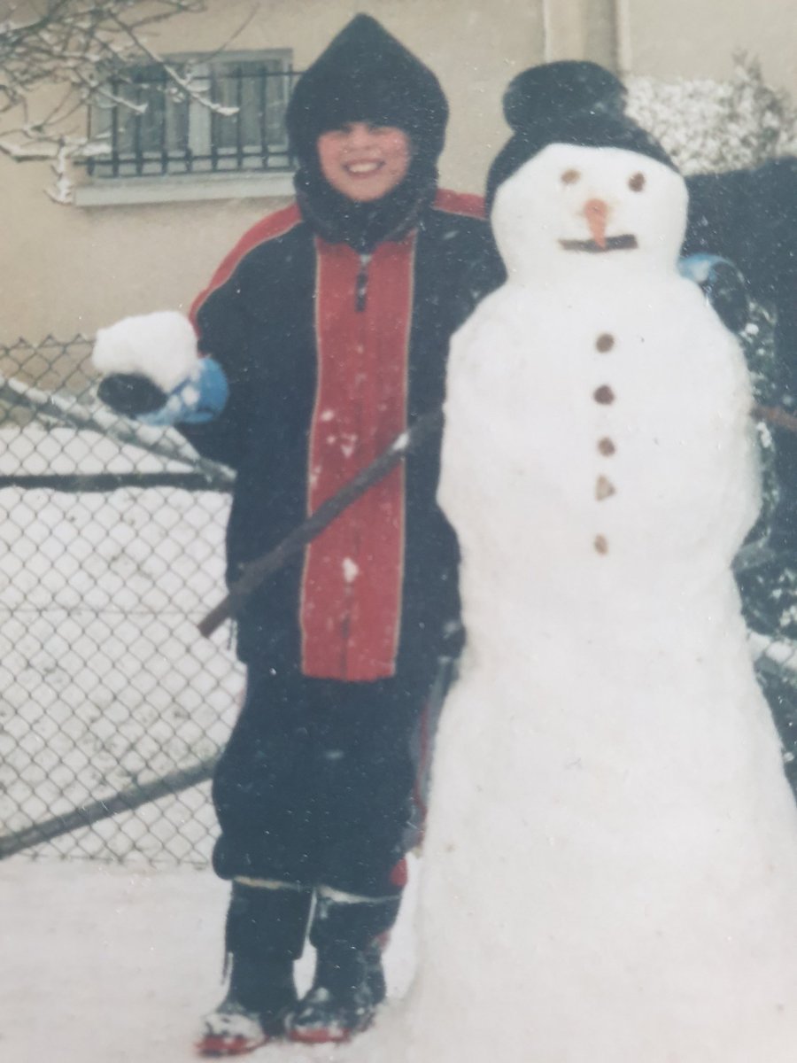 Jihell77's tweet image. Prenez ce Jihell des neiges. Il vous portera bonheur pour la nouvelle année (toujours pas de vrais amis à ce jour)