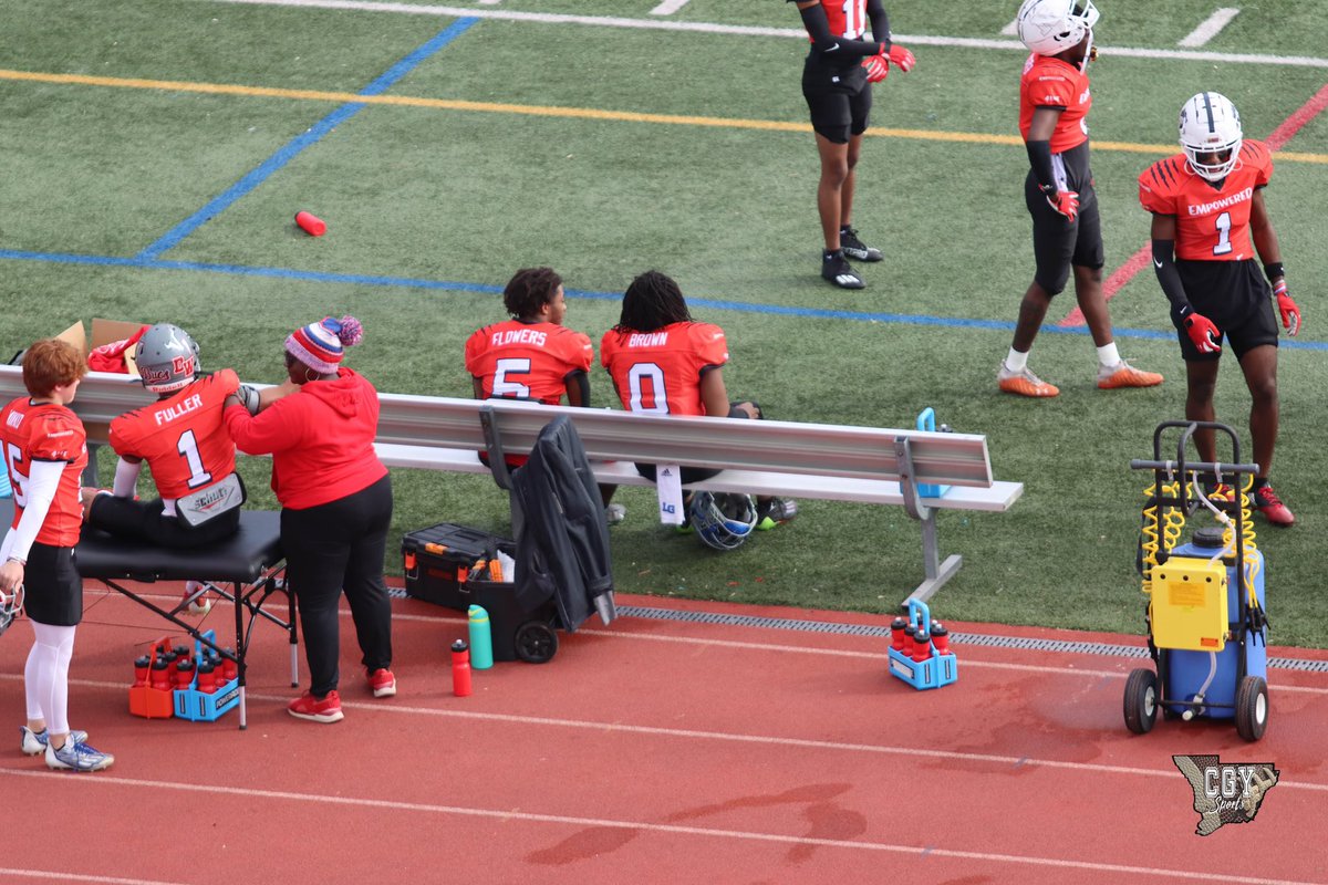 DimitriFlowers's tweet photo. I would like to thank @DTeagle1126 for the invitation and Team Empowered 4 life to be able to play in a senior all star game, It was amazing experience and can’t wait for what next! @clwood23 @FB_Brookstone @TrustGod0824 @RanceGillespie @lachendro1 @AllThingsMaaly @DC_Sports_706 https://t.co/KVslVp2Z6t