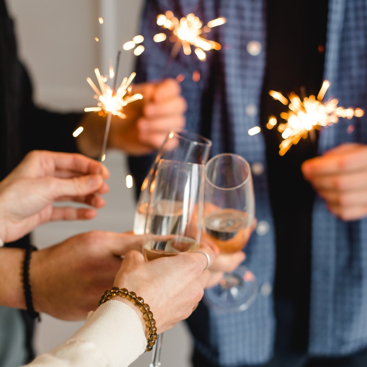 CarolKleinFJ's tweet photo. Cheers to the new year, Newport Beach! We're wishing all of you a safe and fun-filled NYE! 🥂 #NewYearsEve #HappyNewYear https://t.co/bHnakvqmBl