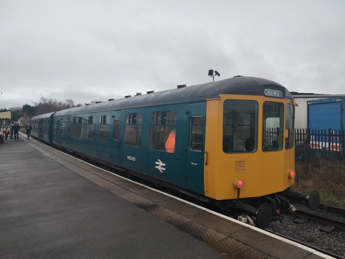 Harrod15S's tweet photo. DMU M50455 at Heywood Station on the East Lancs Railway
#DMU #Class104 #ELR #trains https://t.co/Xr6vi0ZrpP
