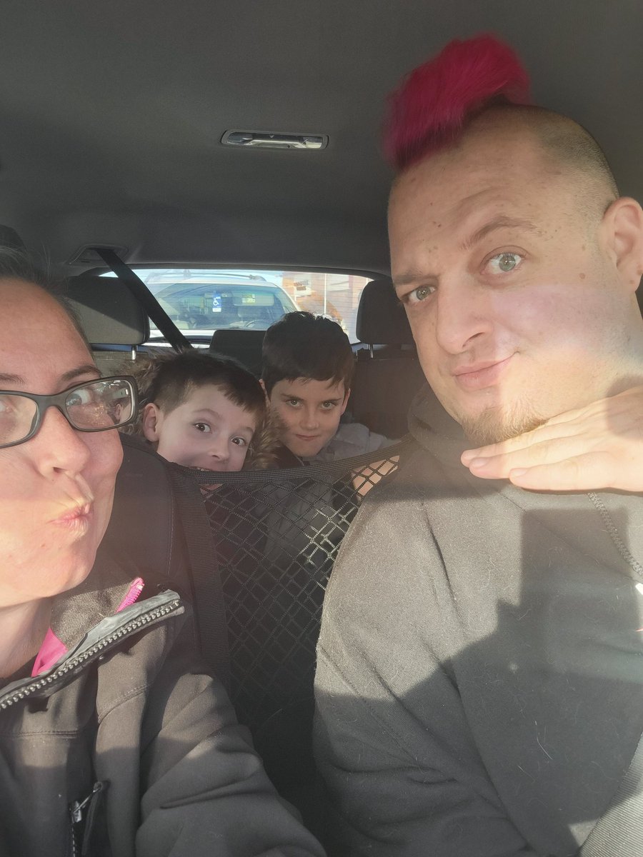 AwesmumTTV's tweet photo. Out getting snacks for our New Year's party tonight 🤪 
#NewYearsEve #2023NewYear #family #iloveyou #AtomikArmy #SuckLessDoBetter https://t.co/ecNkOAQWtI