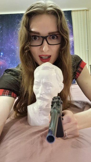 Вот вы говорите плохой год был этот 2022, унесите его скорее и принесите нам нормальный какой-нибудь