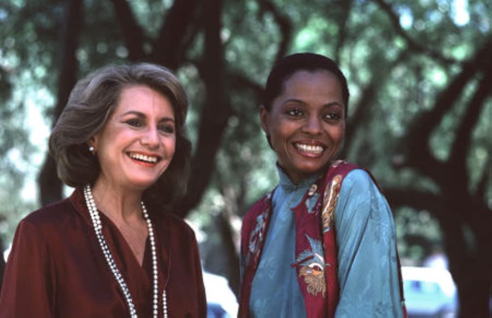 DianaRoss's tweet photo. Barbara Walters was by far the most inspiring &amp; gracious person I had the privilege to know. I’m lucky to have had many conversations with her, each with great meaning to my life &amp; career. She was the most influential voice of our time. 

Sending love &amp; condolences to her family. https://t.co/Kq2Rw0sUwV