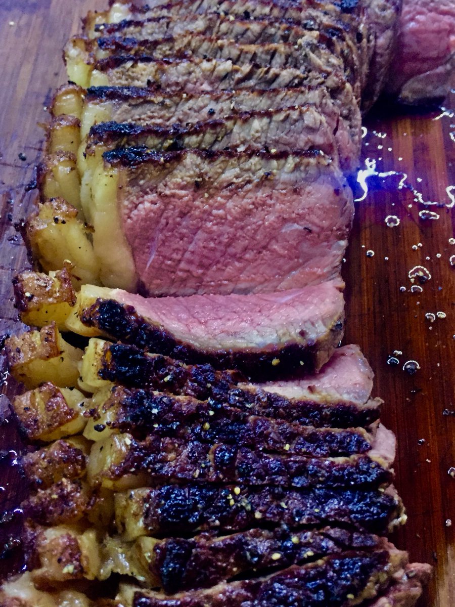 MeatPeter's tweet photo. Sirloin…sliced to share…there was more than one.

#beef #sirloin #sharingsteaks https://t.co/oaQLZLOSQA