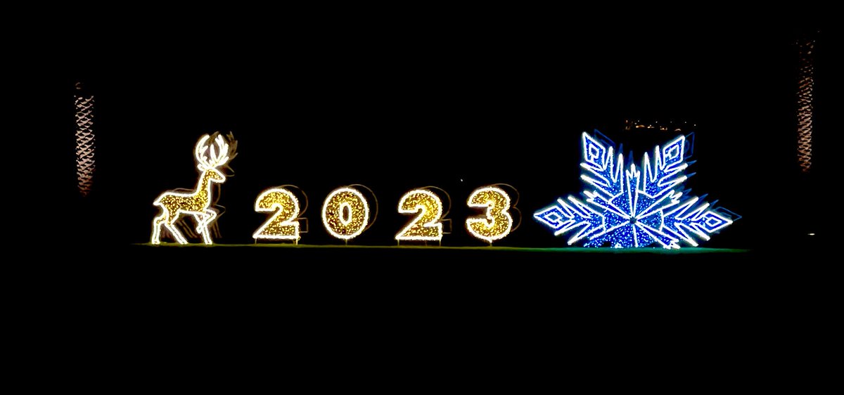 عاماً سعيداً بما نتمنى، وننتظر ونسعى، يا الله 💙
#HappyNewYear 
#السنه_الجديدة_2023