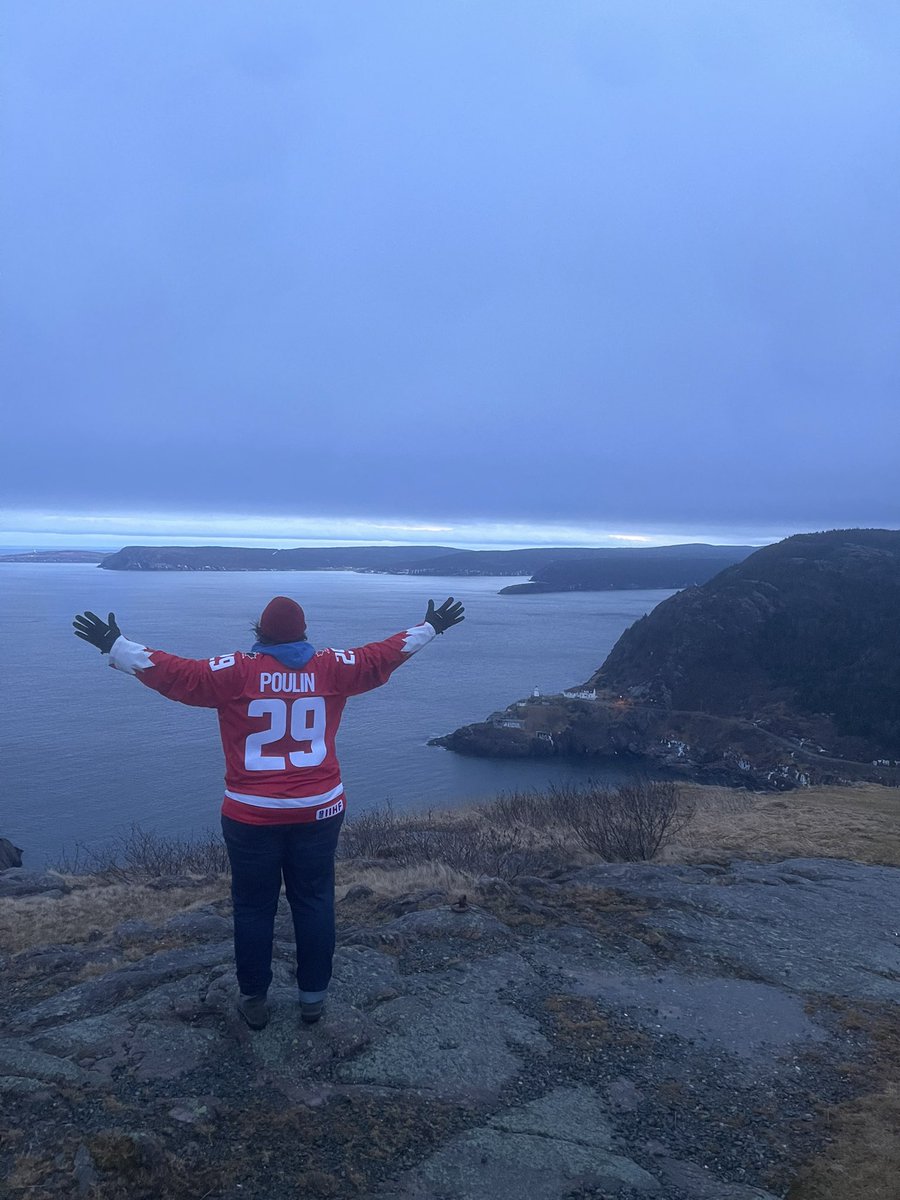 Murph052's tweet photo. Happy New Year from St.John’s, Newfoundland! @pou29 #2023NewYear #Newfoundland #signalhill https://t.co/ERYR1IYEF8