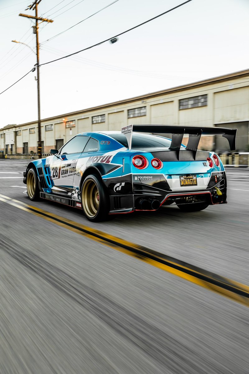 RoadStr_app's tweet image. Rolling into 2023, RoadStrs! Thousands of events and moments shared by our community in 2022, but the best is yet to come! Join the  greatest car community in the world now, download RoadStr!