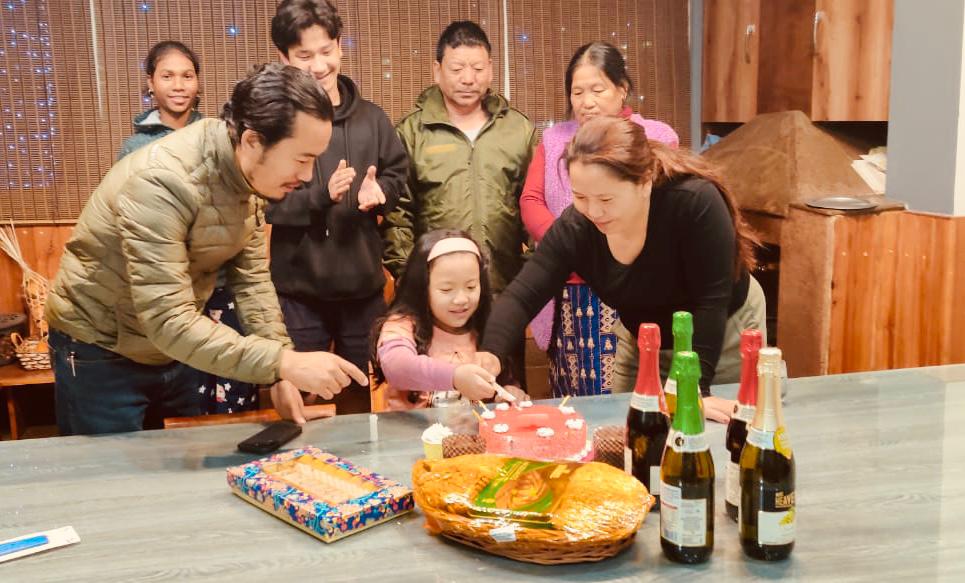 LikhaChada's tweet photo. 🎁🥳Happy New Year 🥳 2023🎁💞🍰🎉 https://t.co/y6n2ogCOXk
