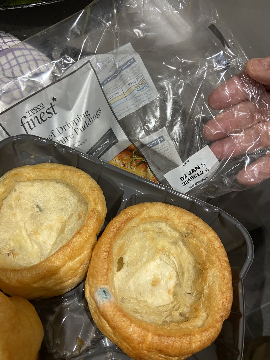 Thanks <a href="/Tesco/">Tesco</a> <a href="/tesconews/">Tesco News</a> lovely mould on our Yorkshire puddings for NYE 🤢 #mould #tesco #yuk