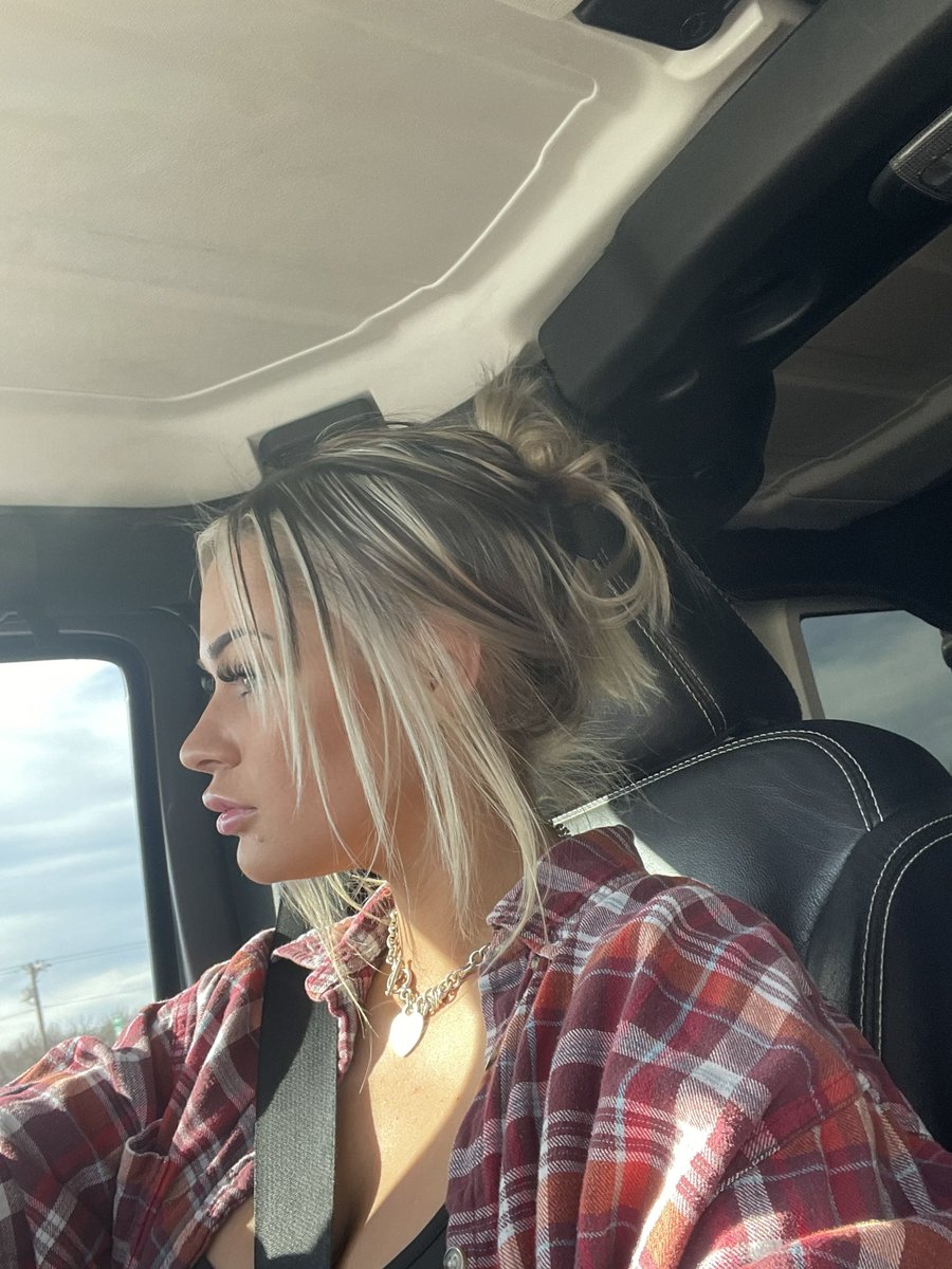 Brooke Christine ☆ on Twitter: "that bitch"