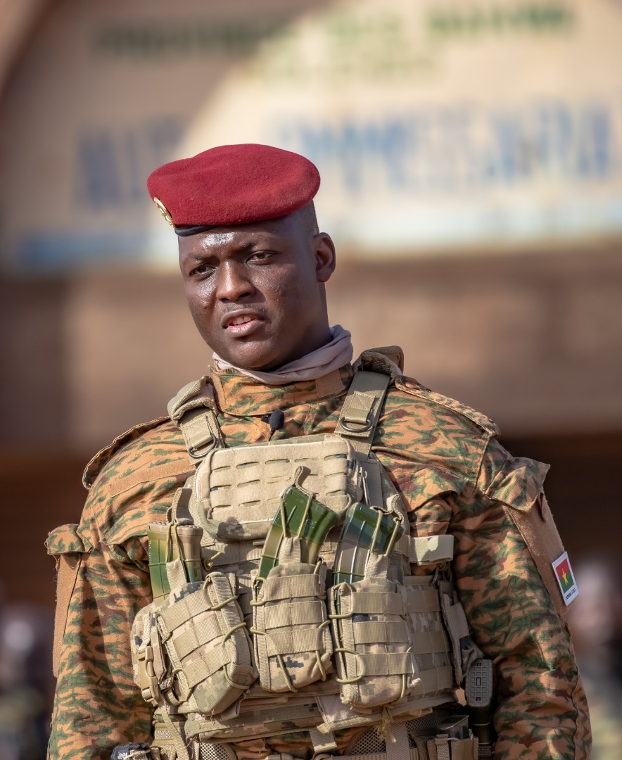 sigbf's tweet image. MESSAGE DU NOUVEL AN DU 
PRÉSIDENT DE LA TRANSITION, CHEF DE L’ÉTAT, 
LIVRÉ A SOLENZO, PROVINCE DES BANWA
👇👇👇
m.facebook.com/story.php?stor…

#Com_Gouv_BF