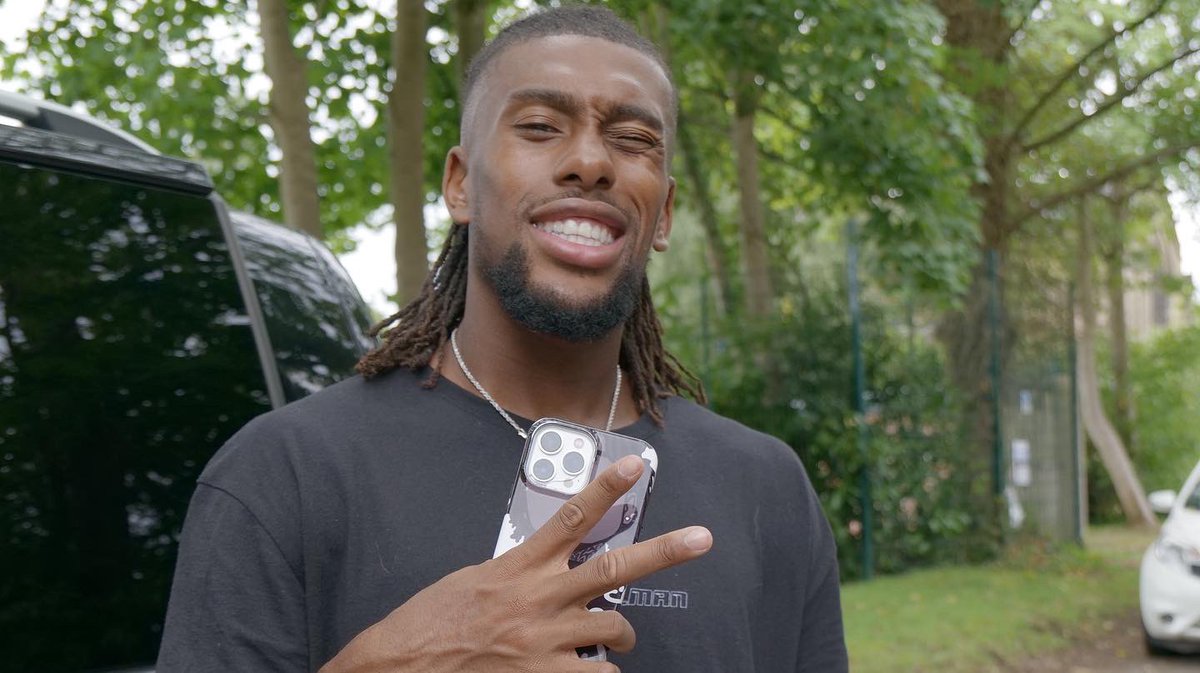 alexiwobi's tweet photo. Big Result.
100 App For Everton.
200 App In The Prem.
Parents Anniversary.
A Year Of Serious Mental Challenges…
Entering ‘23 Grateful.
Happy New Years Eve! https://t.co/S8e8DKd1se