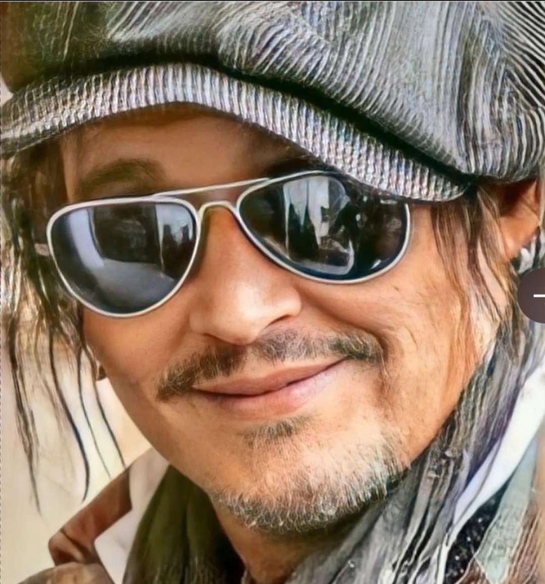 JohnnyasR's tweet photo. Happy New Year to all the beautiful JD community.  Hope 2023 showers you all with `°•♡happiness♡•°`.  Johnny Depp is the best and I can't wait to see what 2023 brings for him 💥. Enjoy your night everyone. 🍻 🥂 🎆 🎇 https://t.co/V9QW1S2EJ8